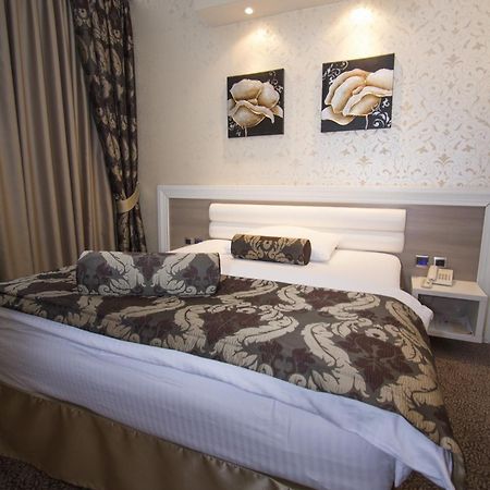 Hotel Talija Banyaluka Oda fotoğraf