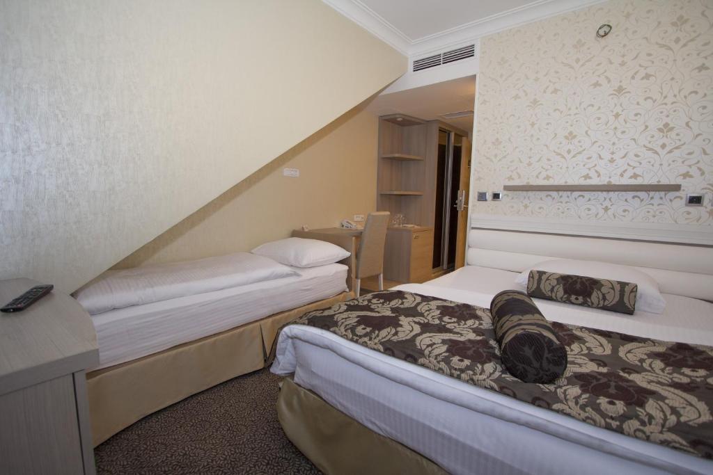 Hotel Talija Banyaluka Oda fotoğraf