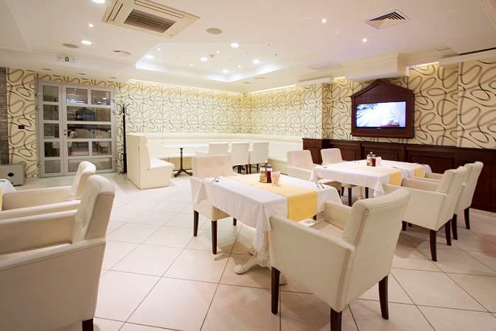 Hotel Talija Banyaluka Restoran fotoğraf